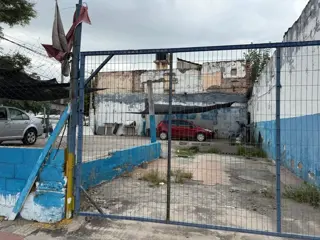VENTA DE LOTE CON GALPON SOBRE AV ALEM foto 2