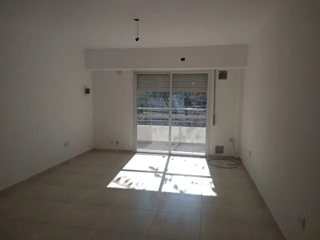 ALQUILER - SAN LORENZO 3729 - EXCEPCIONAL SEMIPISO 1 DORMITORIO 55m2.-