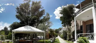 COMPLEJO DE CABAÑAS FRENTE AL RIO. A 10 MINUTOS DE PLENO CENTRO. PISCINA. PATIO. SOLARIUM. ASADORES foto 3