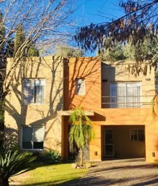 Hermosa casa estilo minimalista en Country Club Banco Provincia foto 1