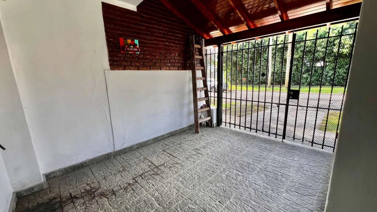 Venta Casa 3 amb. con cochera en Ituzaingo foto 4