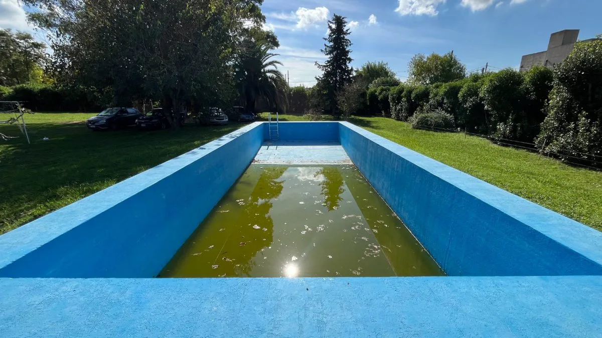 CASA 4 DORMITORIOS VENTA LA PLATA QUINCHO Y PILETA foto 3