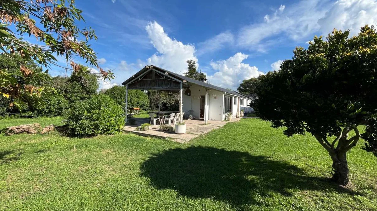 CASA 4 DORMITORIOS VENTA LA PLATA QUINCHO Y PILETA foto 5