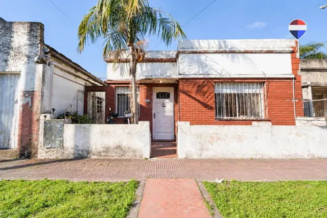 VENTA PH 2 AMB + GALPÓN EN REMEDIOS DE ESCALADA