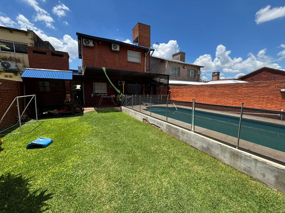 VENTA CASA 3 DORMITORIOS, PILETA LOS SOLARES FUNES foto 2