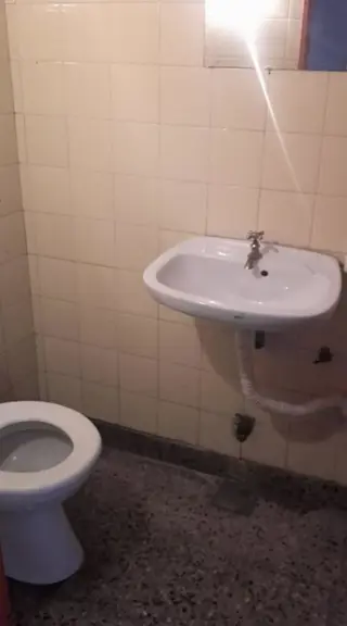 Alquiler local comercial sobre calle Triunvirato al 3800 de Billinghurst foto 2