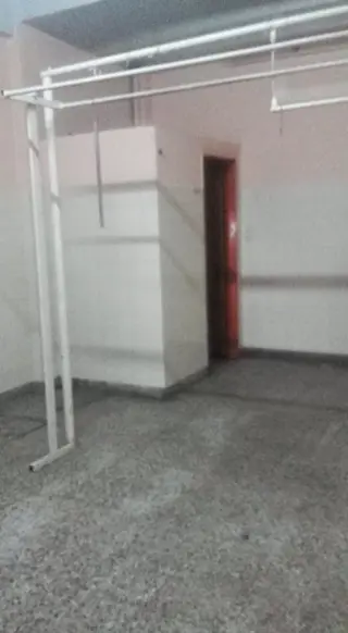 Alquiler local comercial sobre calle Triunvirato al 3800 de Billinghurst foto 4