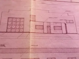 TRELEW -CHUBUT- GRAN GALPON CON VIVIENDA Y OFICINA foto 2