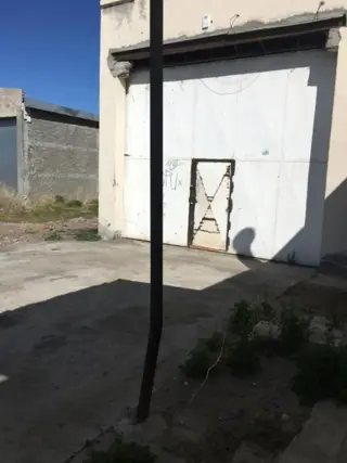 TRELEW -CHUBUT- GRAN GALPON CON VIVIENDA Y OFICINA foto 4