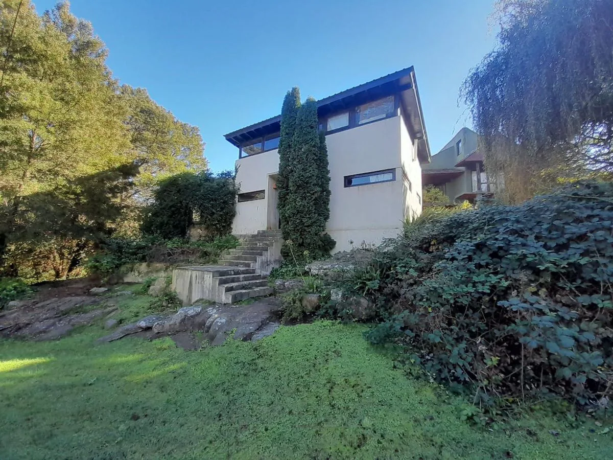 CASA 3 AMBIENTES SEMI AMOBLADA CON DECK Y JACUZZI