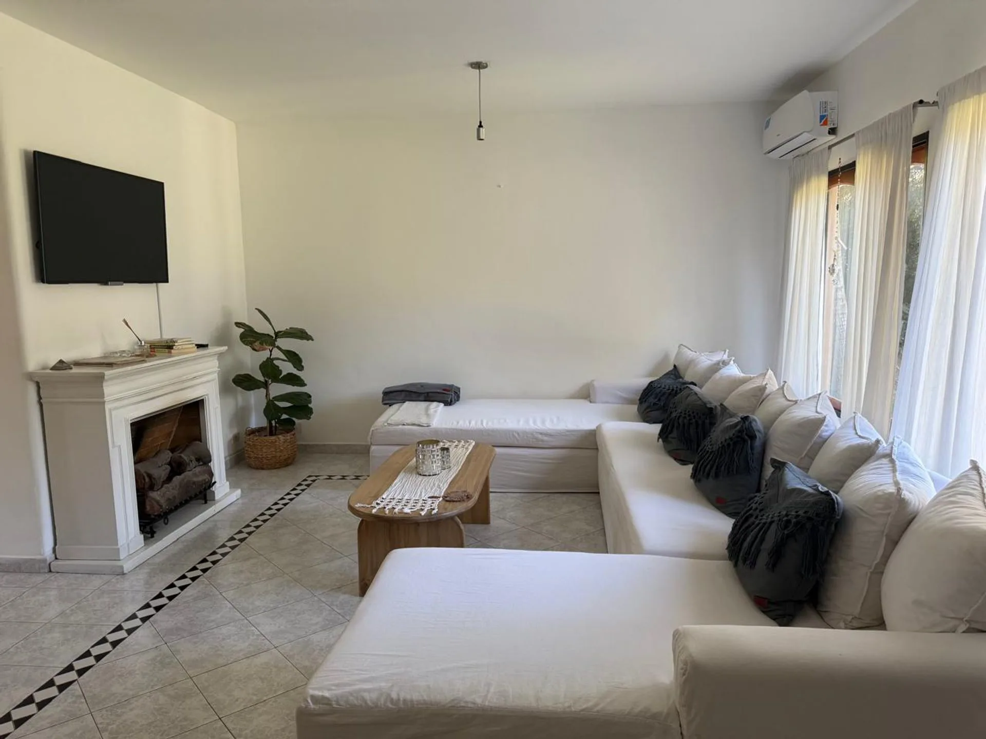 Venta casa 5 ambientes Maschwitz Country Club foto 3