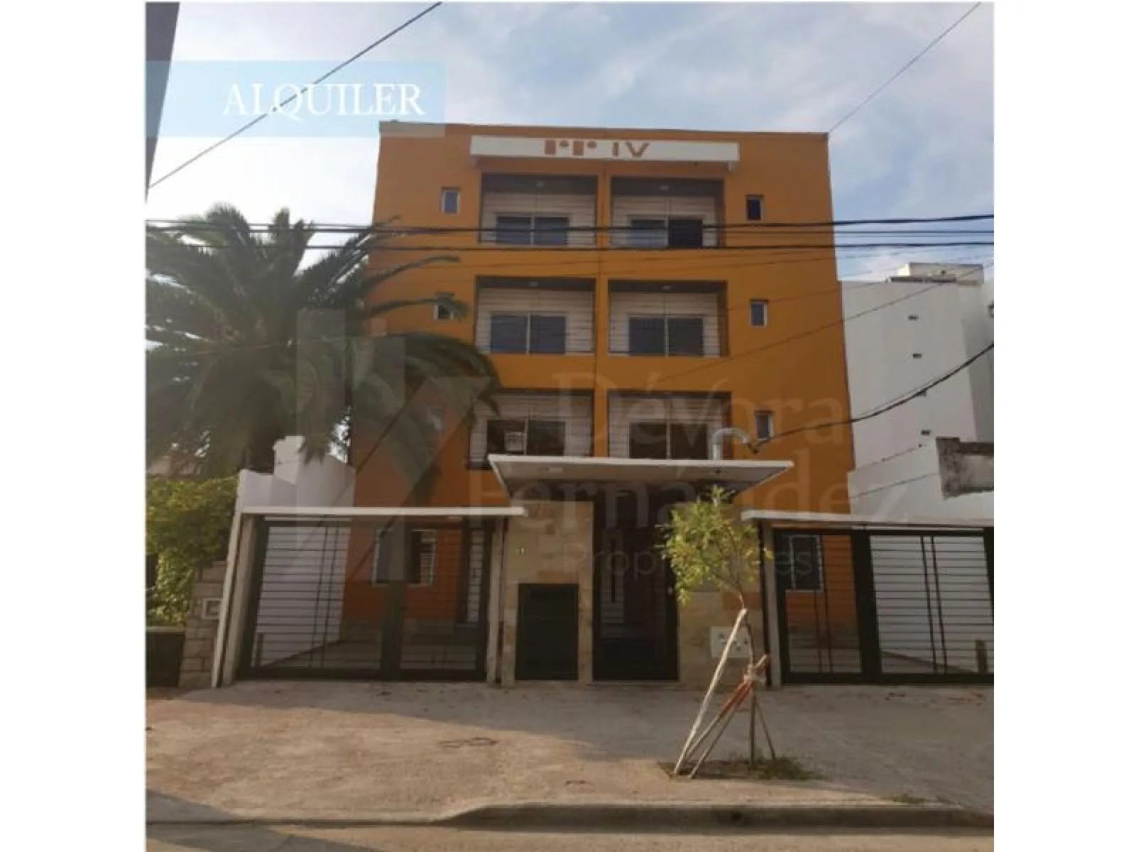 Departamento 2 ambientes | Morón Centro | Planta baja con Cochera y patio foto 2