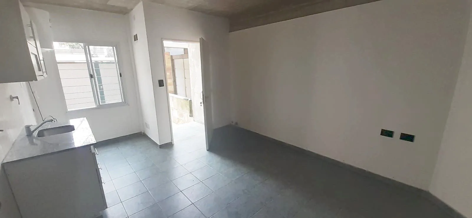 Departamento 2 ambientes | Morón Centro | Planta baja con Cochera y patio foto 5