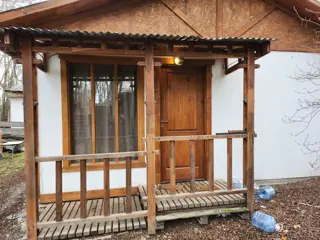 VENTA – PROPIEDAD CON 2 CASAS – TOLHUIN foto 1