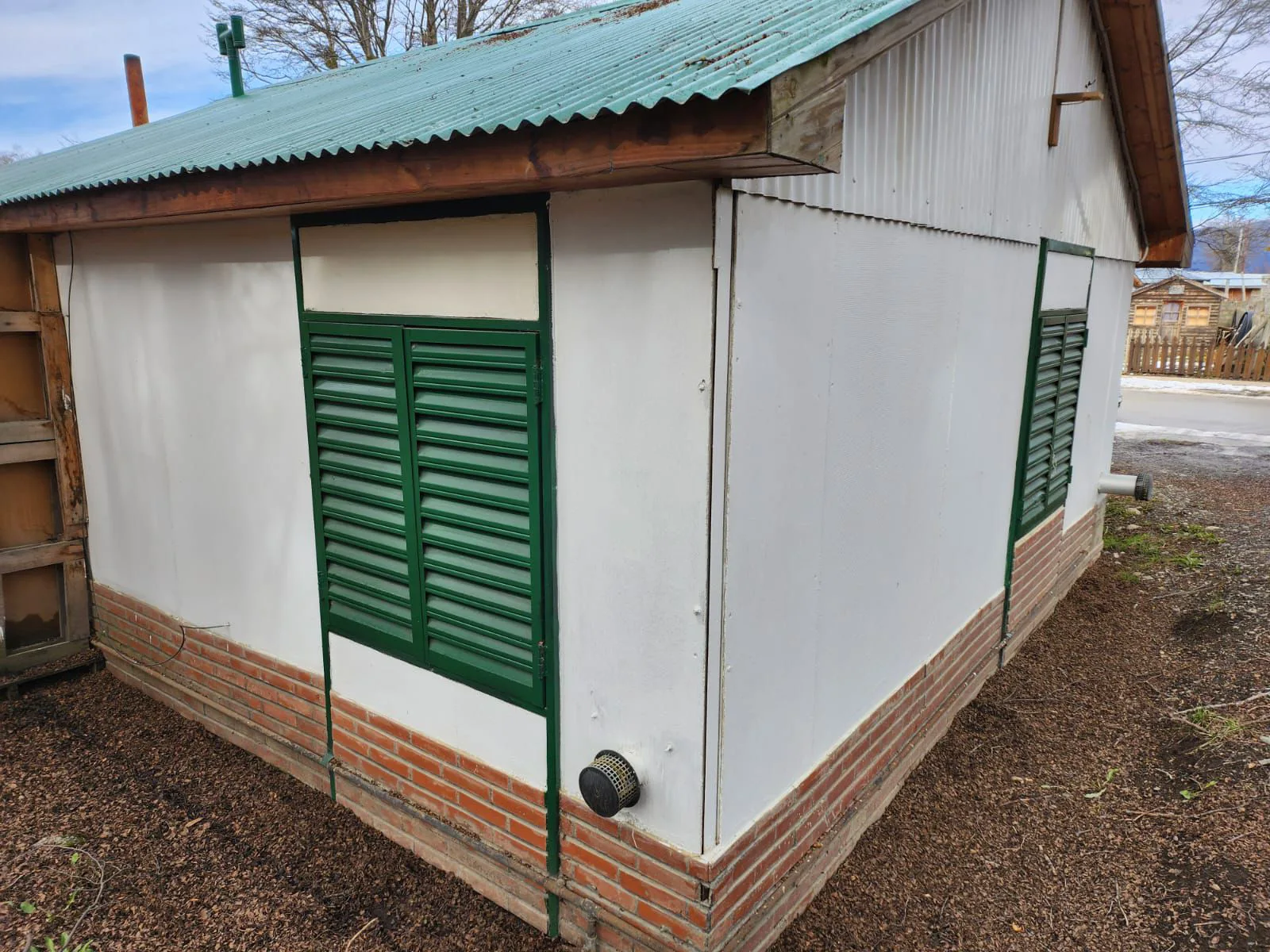 VENTA – PROPIEDAD CON 2 CASAS – TOLHUIN foto 2