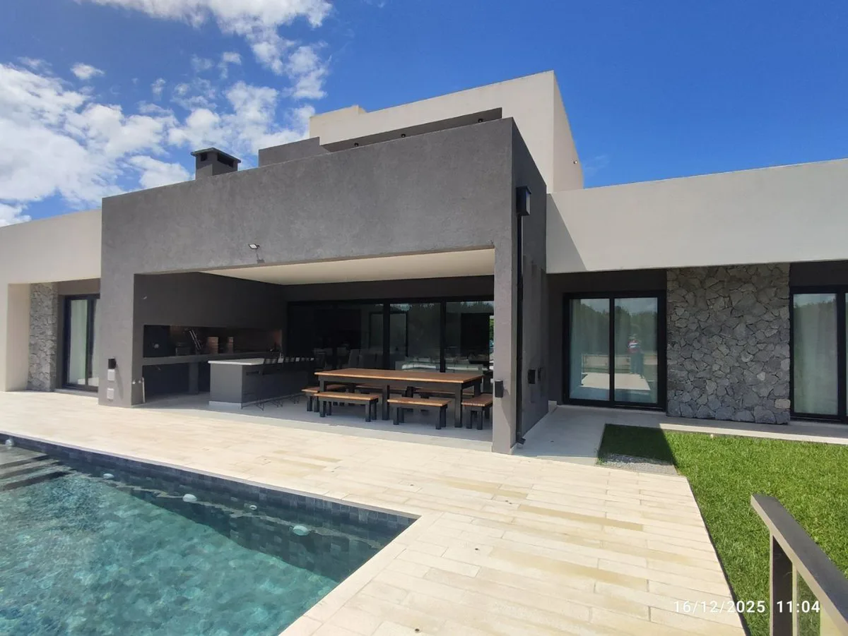 venta casa a estrenar 6 ambiente Costa Esmeralda foto 5