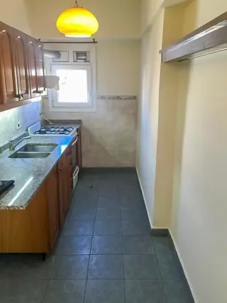 MUY CÓMODO DEPARTAMENTO 3 AMBIENTES CON AMPLIO BALCÓN foto 3