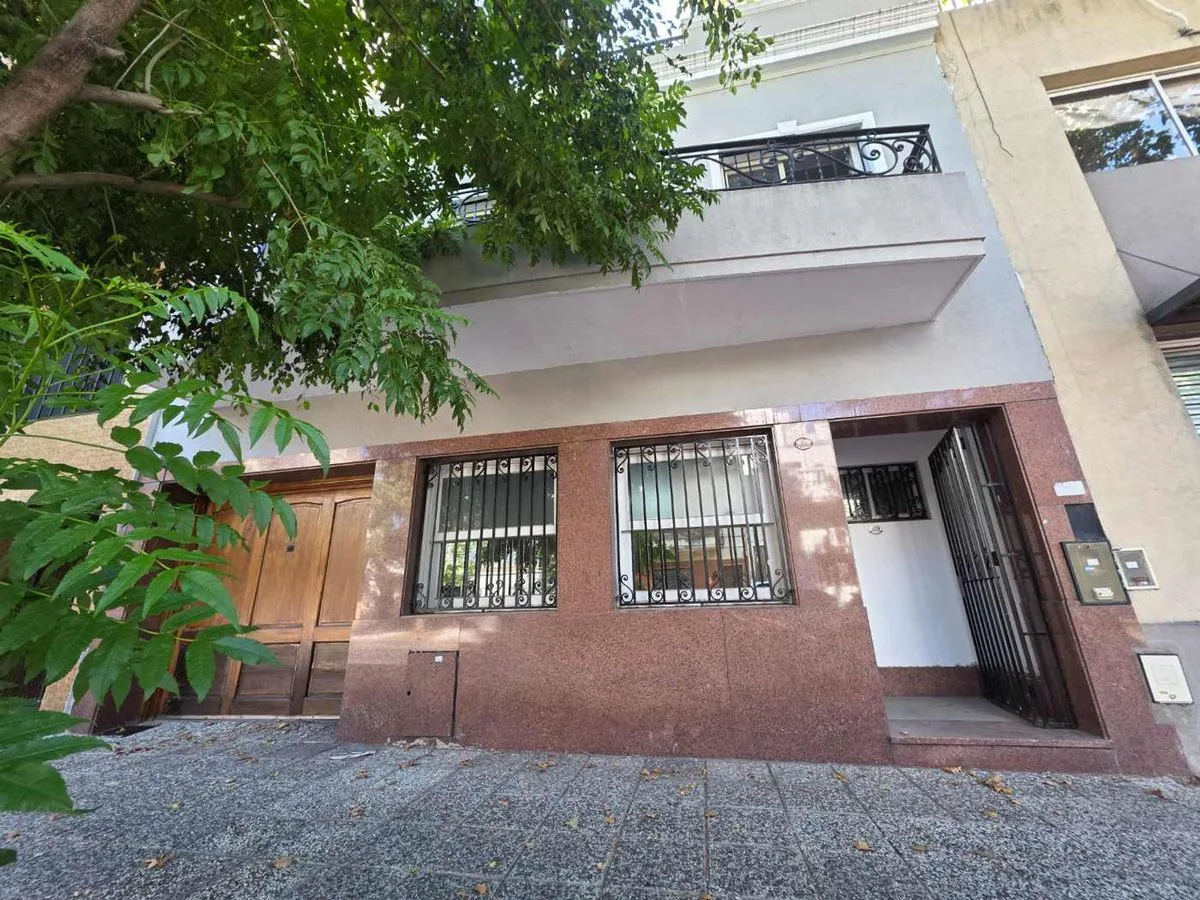 VENTA. CASA 7 AMB. COCHERA. VILLA URQUIZA. CABA foto 2