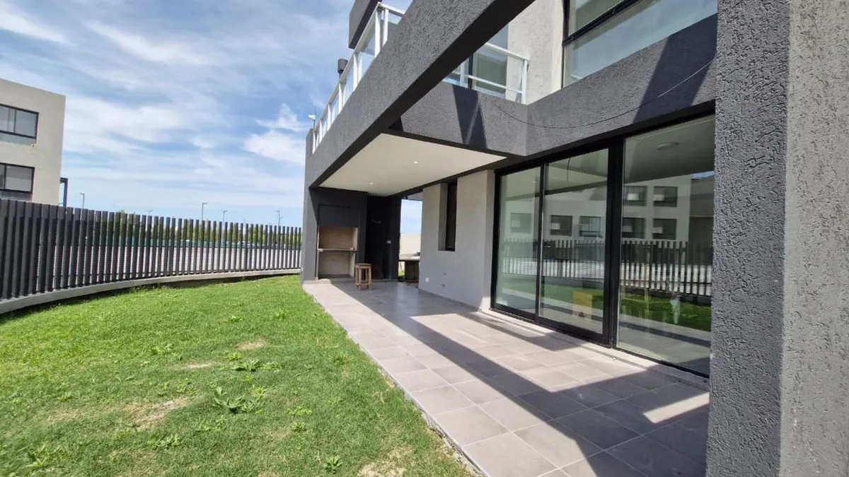 NORDELTA CASA TRIPLEX VENTA  4 AMBIENTES SERENITY foto 4