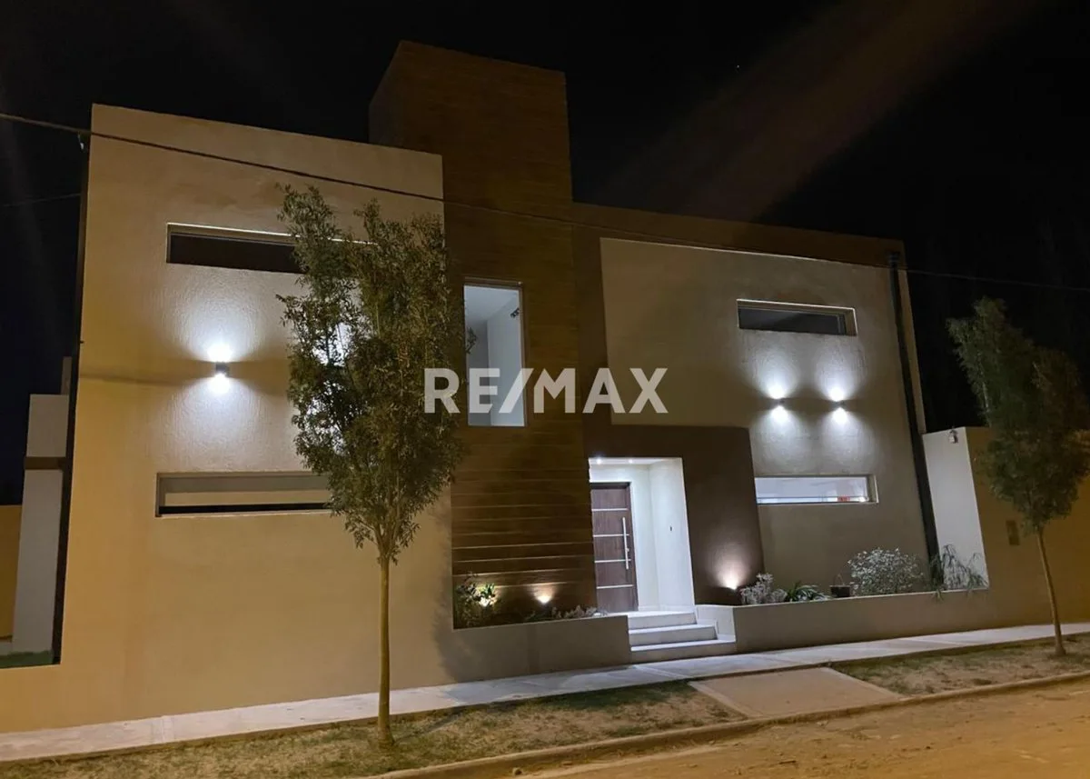 ALQUILER CASA GERENCIAL, EX ZONA PEAJE CENTENARIO foto 3