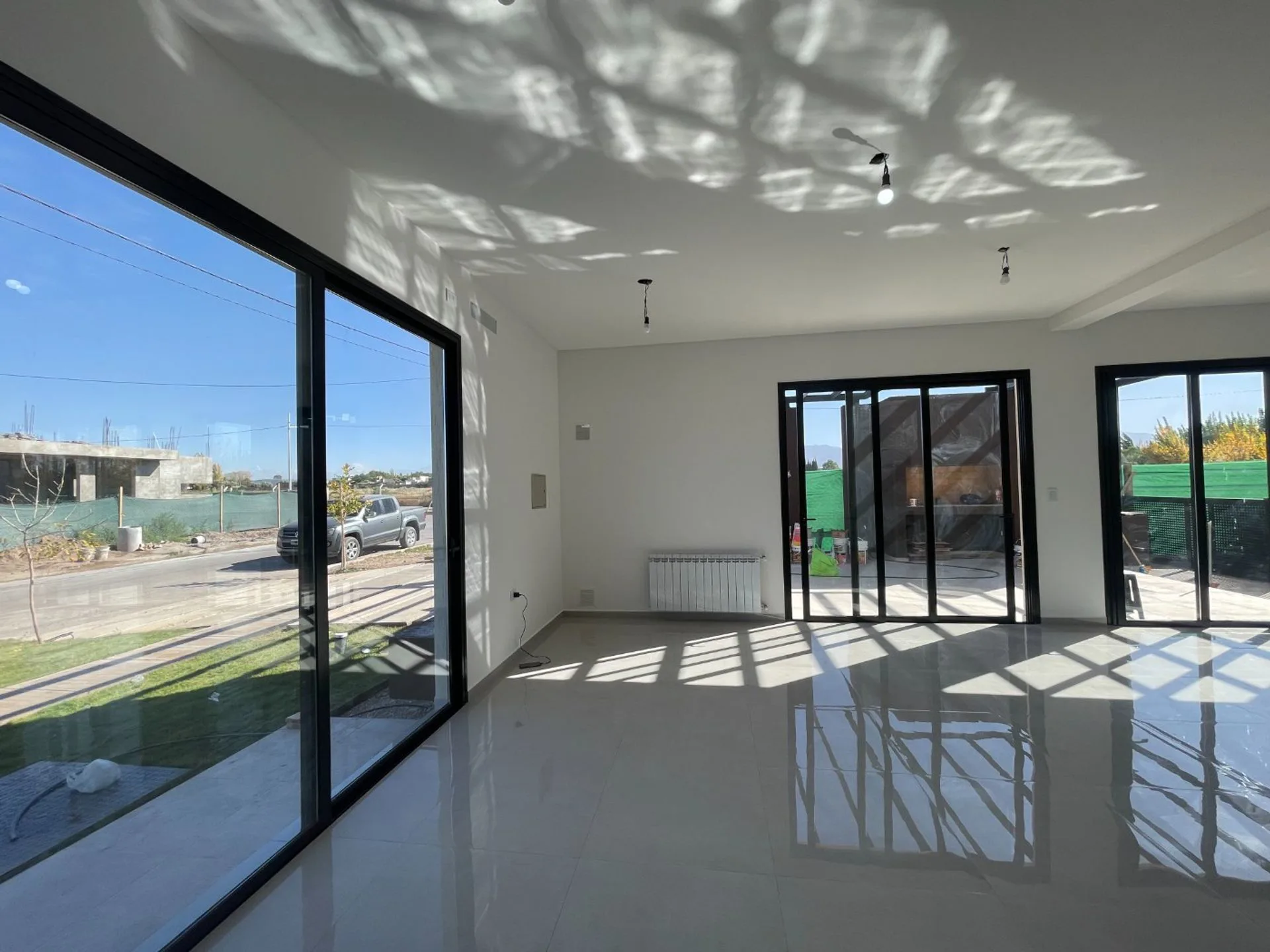VENTA - CASA Bº PRIVADO 3 HABITACIONES - MAIPU foto 2