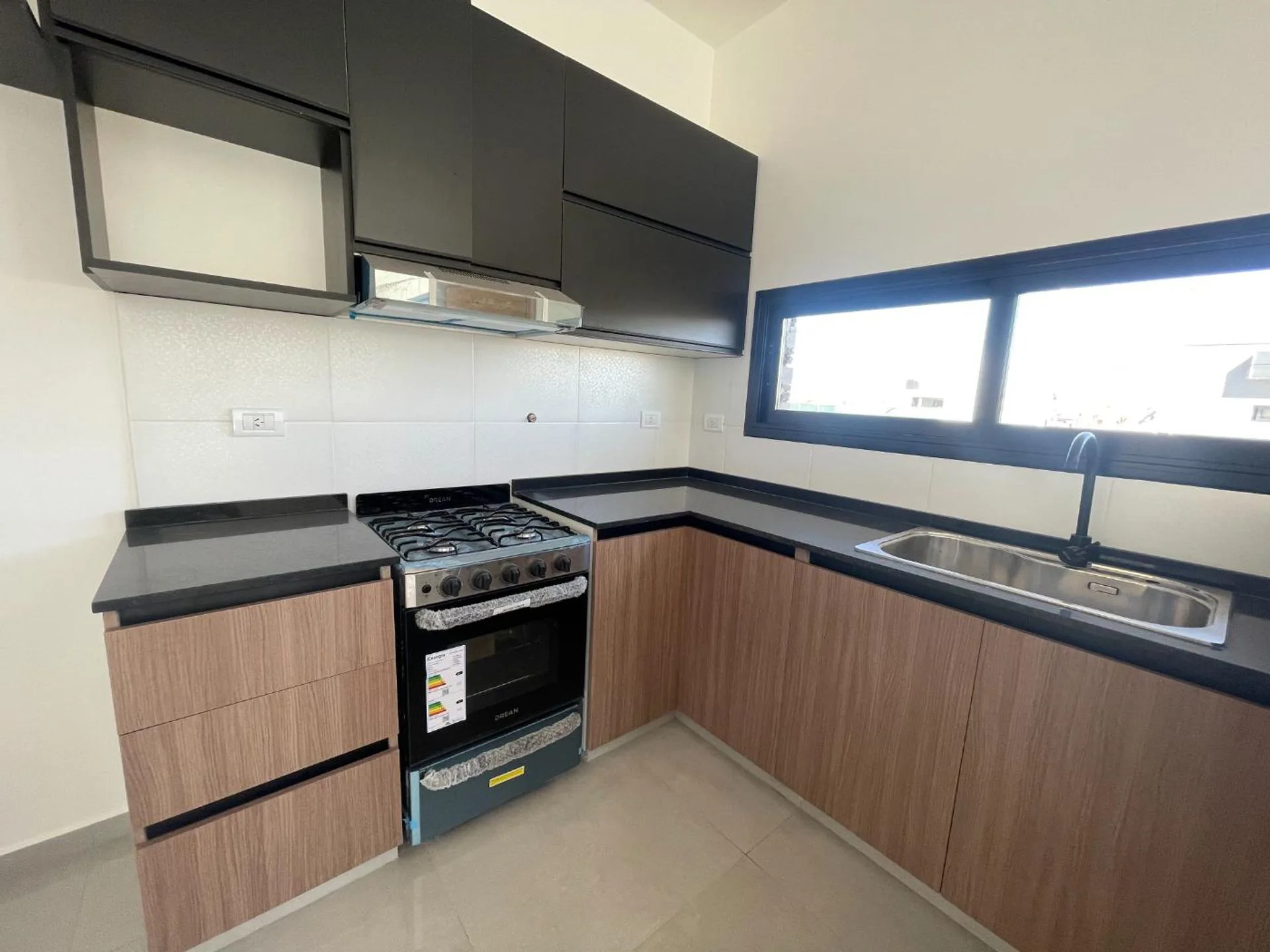 VENTA - CASA Bº PRIVADO 3 HABITACIONES - MAIPU foto 4