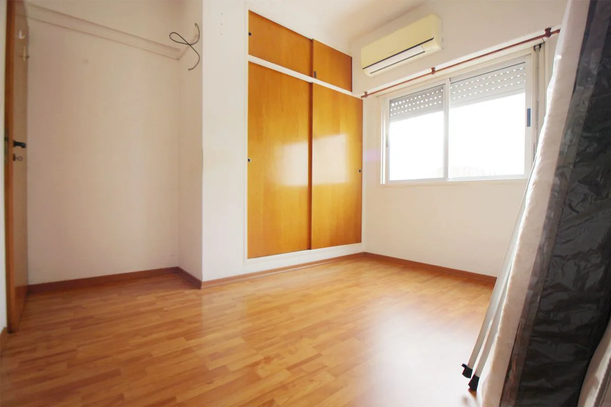 VENTA DEPARTAMENTO 2 AMBIENTES LUMINOSO CON BALCON foto 3