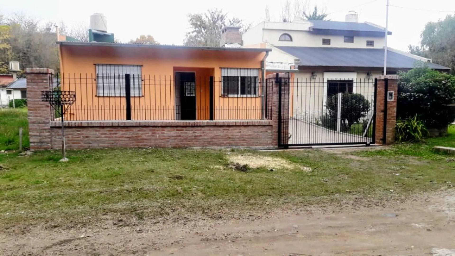 VENTA CASA 3 AMBIENTES C/ COCHERA foto 3