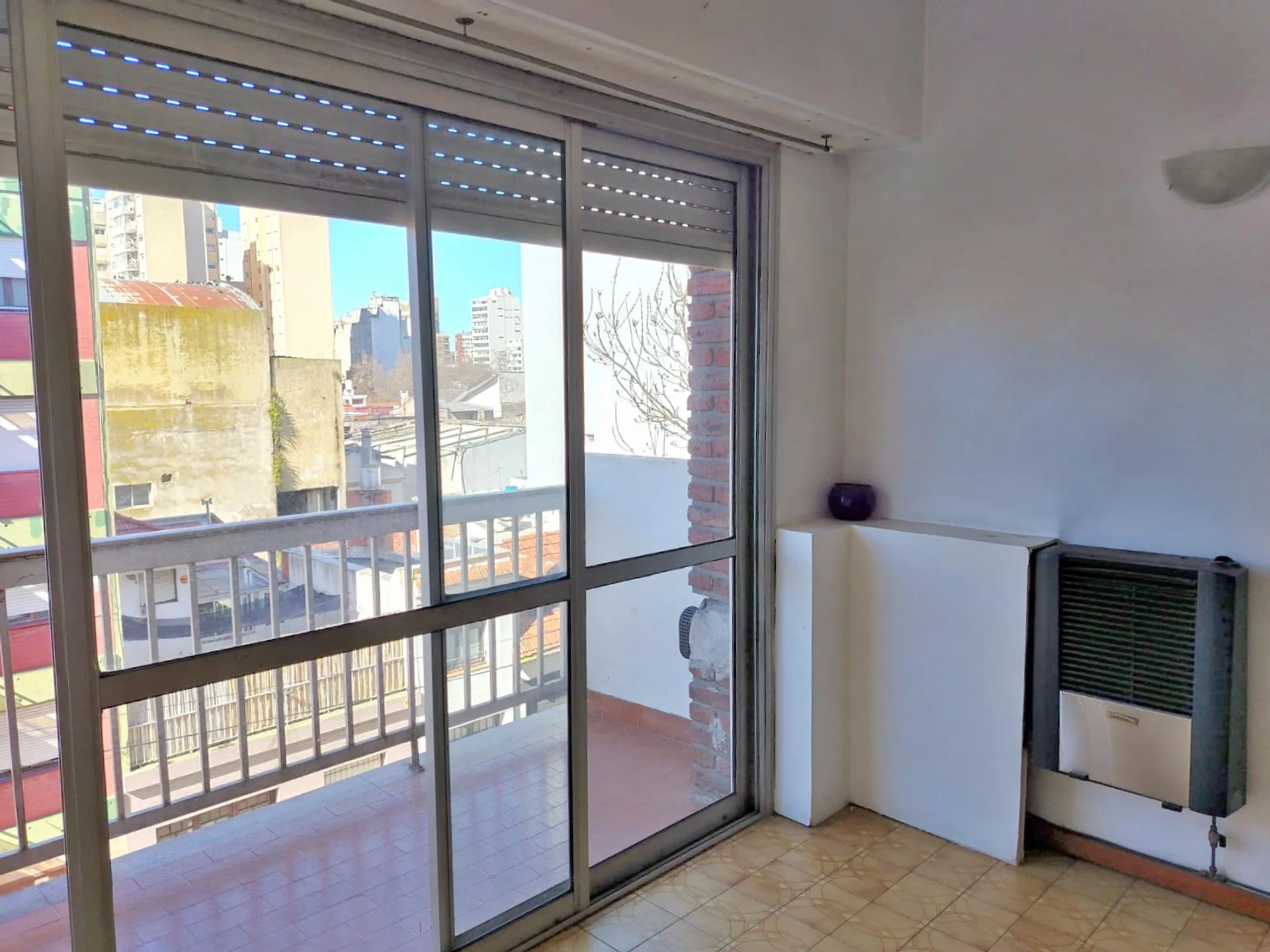 Venta departamento 3 ambientes al frente  Centro foto 2
