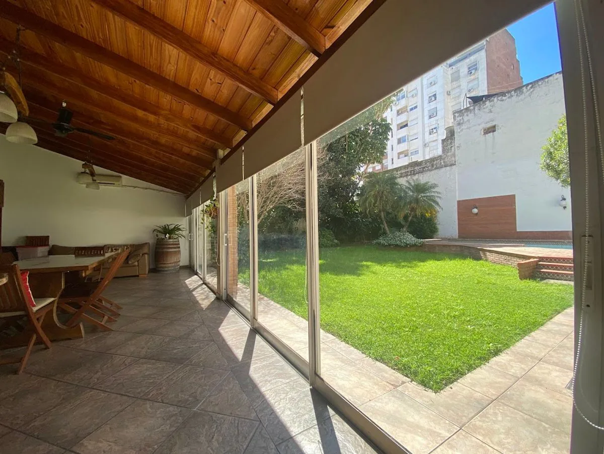 Casa c/Jardín y Pileta en B°Martin foto 2