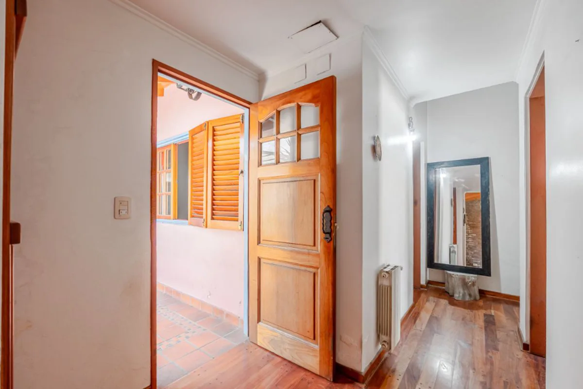 Venta casa 4 amb. Villa Luzuriaga pileta quincho foto 3