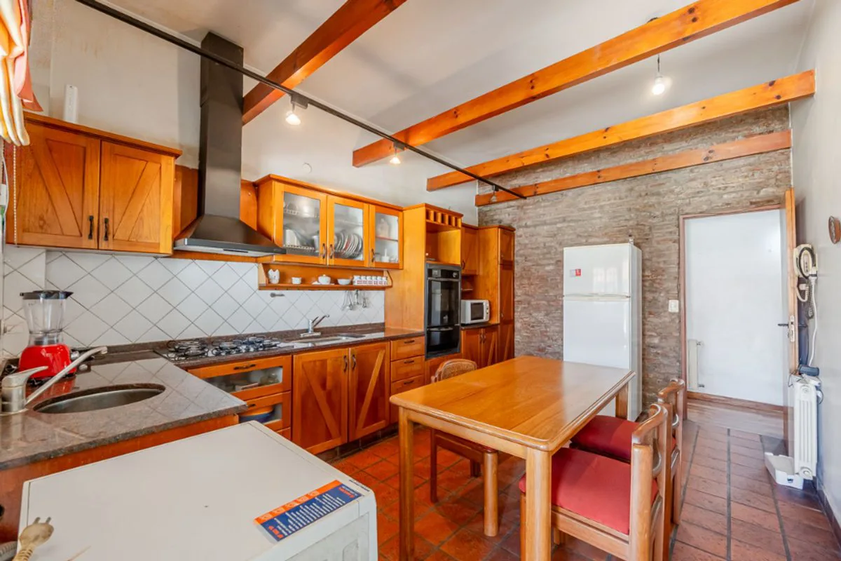 Venta casa 4 amb. Villa Luzuriaga pileta quincho foto 5