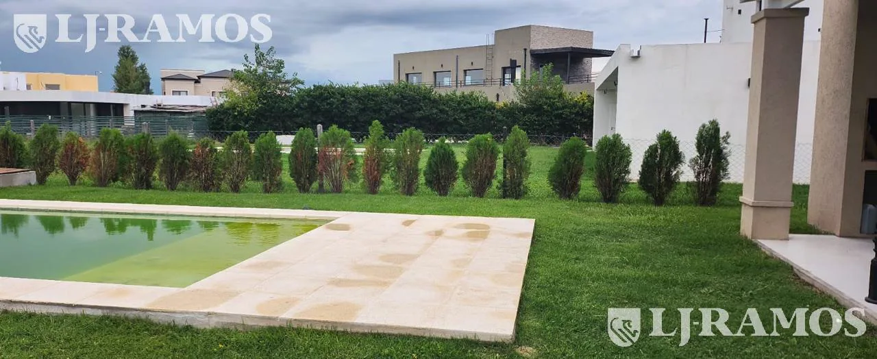 Casa en VENTA CON RENTA San Sebastián MB foto 2