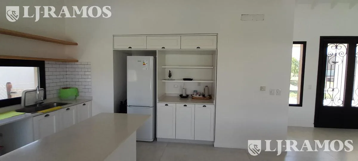 Casa en VENTA CON RENTA San Sebastián MB foto 3