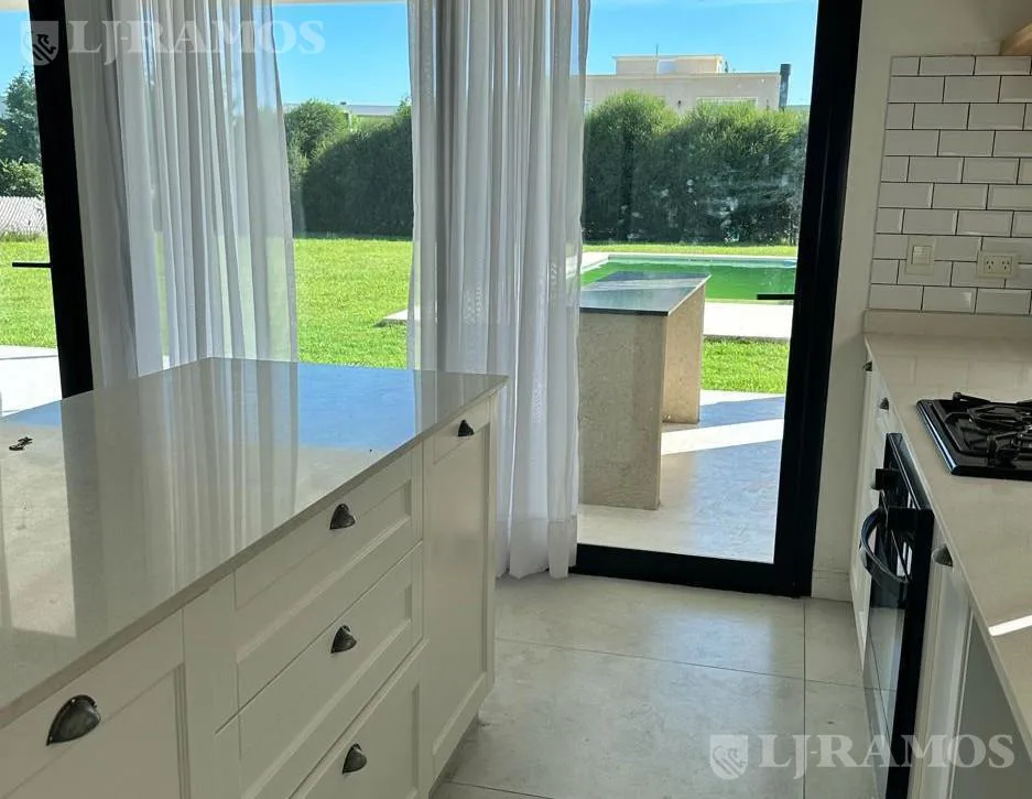 Casa en VENTA CON RENTA San Sebastián MB foto 5