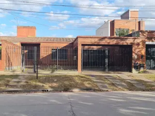 ALQUILER CASA-AV AMERICA 1314 foto 1