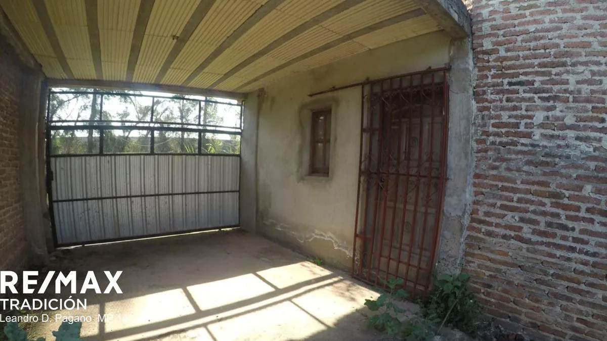 TERRENO C/ CASA P/RECICLAR EN VENTA ZONA UNCAUS foto 3