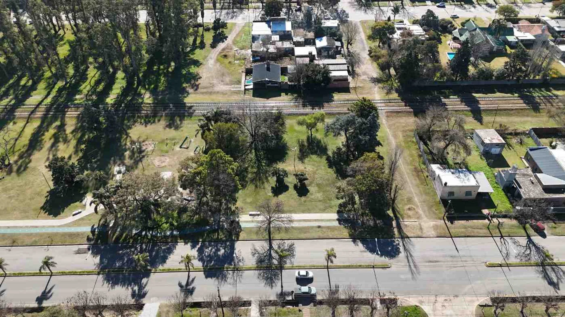 VENTA LOTE COMERCIAL CENTRO ROLDAN 727 M2 foto 5