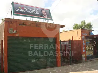 BURZACO - MINISTRO RIVADAVIA - CASA AMPLIA CON 2 LOCALES Y FONDO - ESCRITURADA -  TERRENO DE 10 X 30 - foto 1