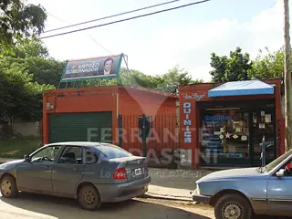 BURZACO - MINISTRO RIVADAVIA - CASA AMPLIA CON 2 LOCALES Y FONDO - ESCRITURADA -  TERRENO DE 10 X 30 - foto 2