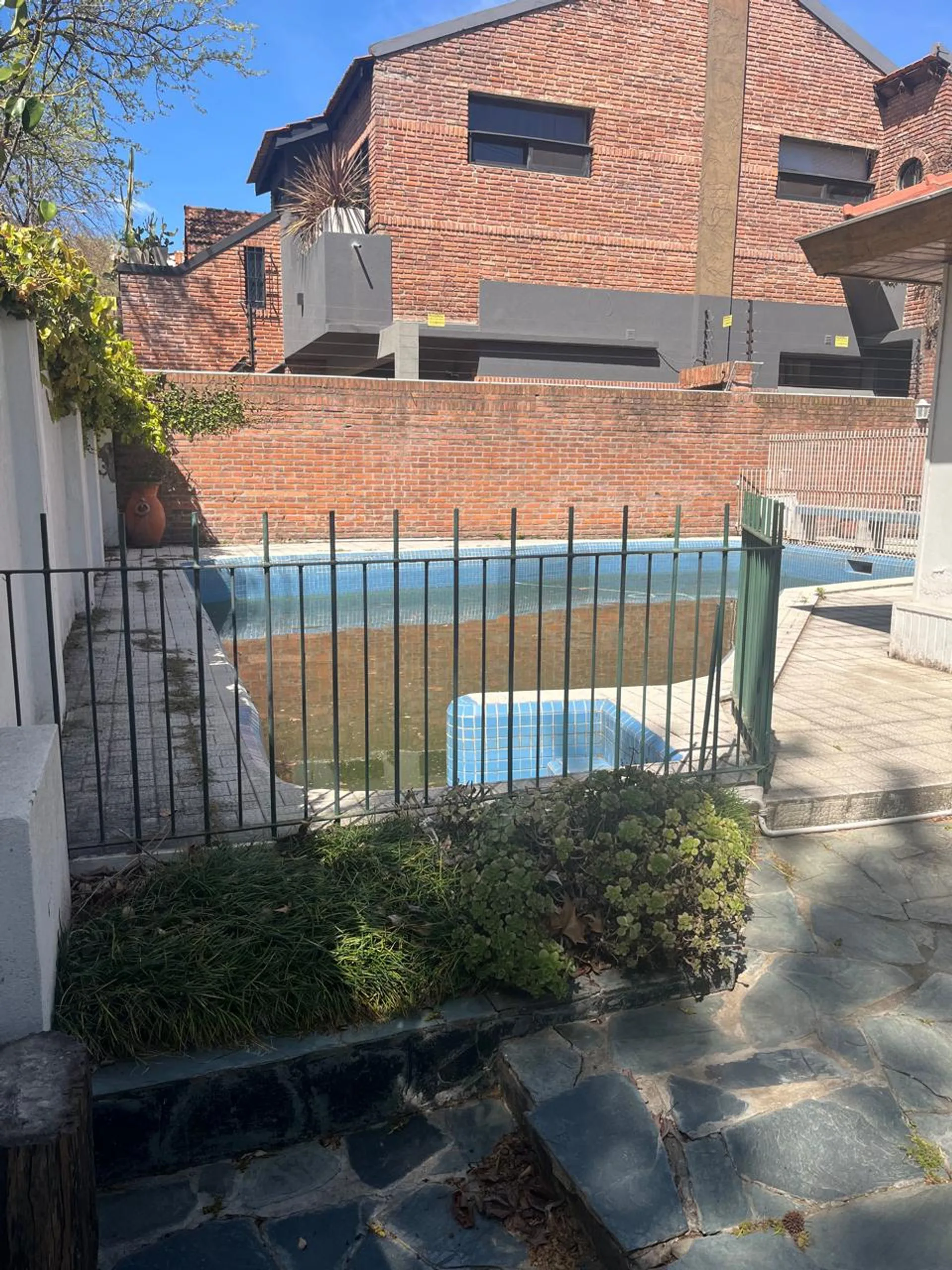 VENTA IMPORTANTE CASA DE ESTILO EN OLIVOS foto 4