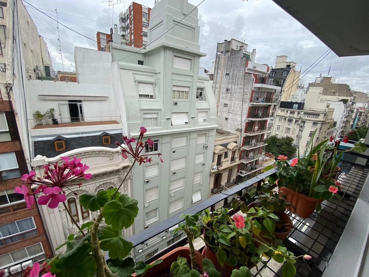 VENTA DEPARTAMENTO REFACCIONADO A NUEVO TRIBUNALES foto 2