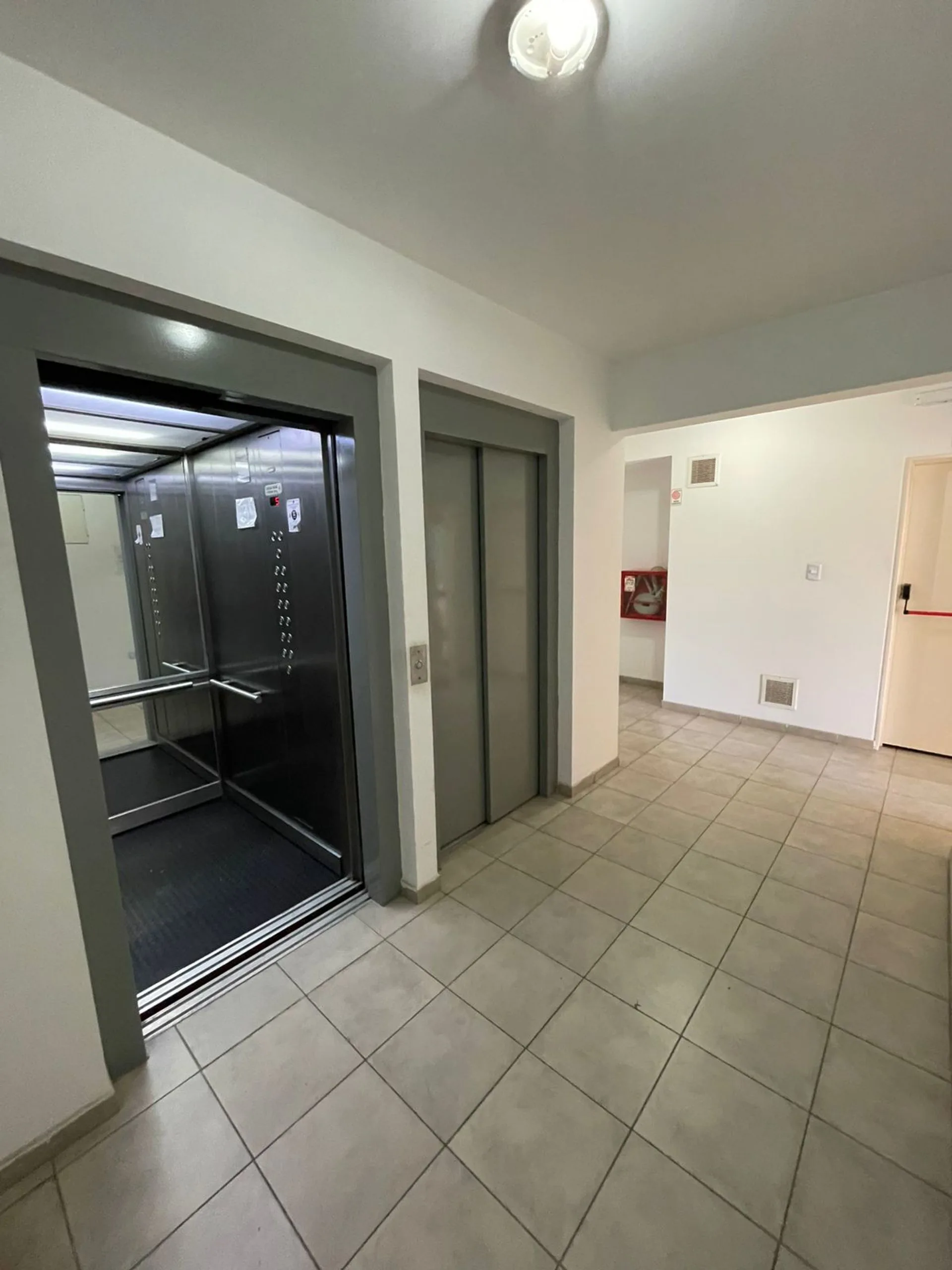 VENTA DEPARTAMENTO 3AMB PARQUE AVELLANEDA foto 3