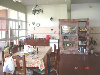Casa 4 amb en venta , Gge3 autos, fondo libre, piscina, quincho  V. Lugano foto 5