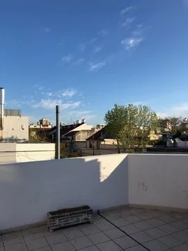 Saavedra, Ruiz Huidobro 2800, 3 amb, 120m2, triplex, u$s 1,000 + servicios. Acepta mascota canina. (TEMPORARIO 3 MESES MIN) foto 2