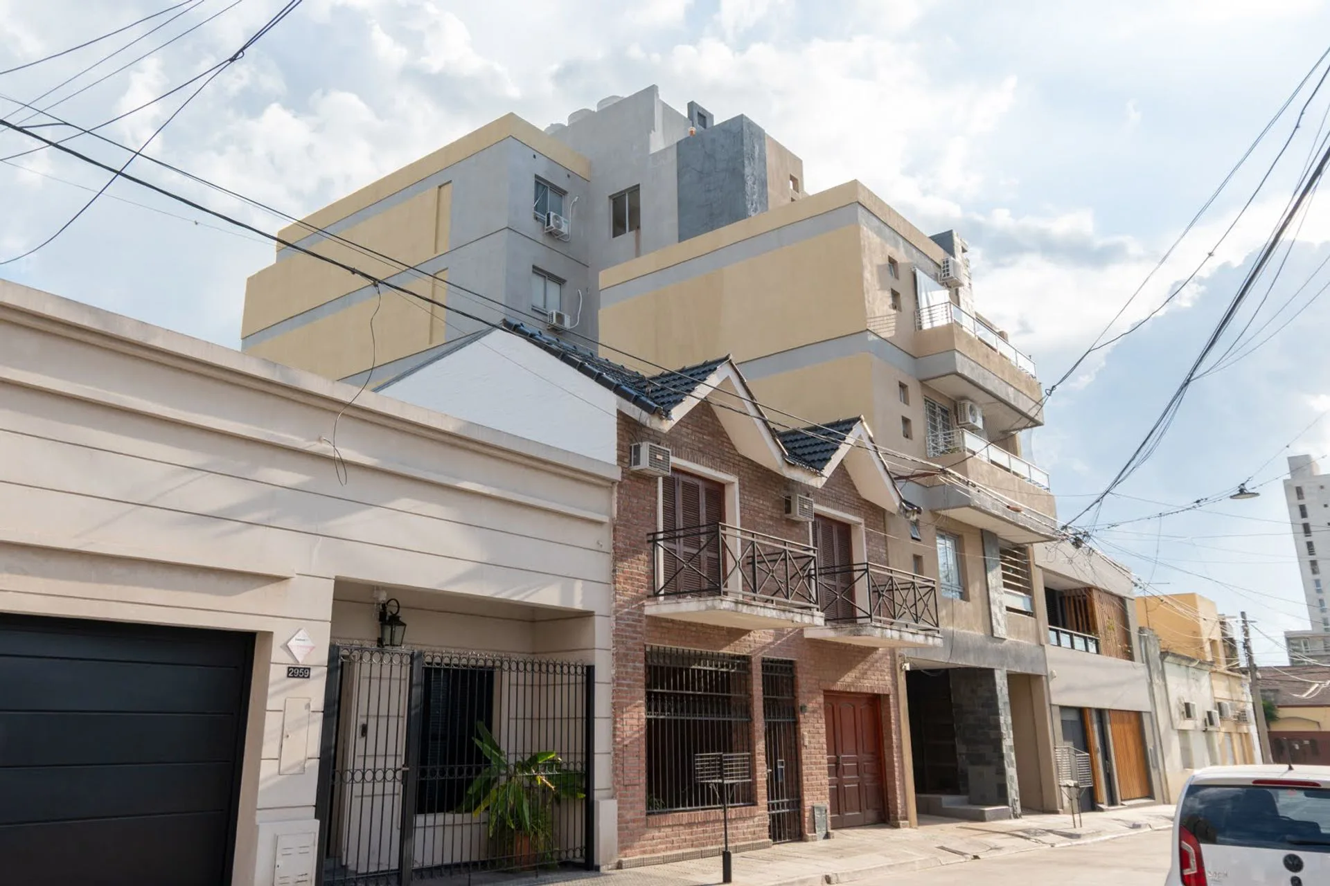 VENTA DE DEPARTAMENTO 2 DORM Y COCHERA BARRIO SUR foto 2