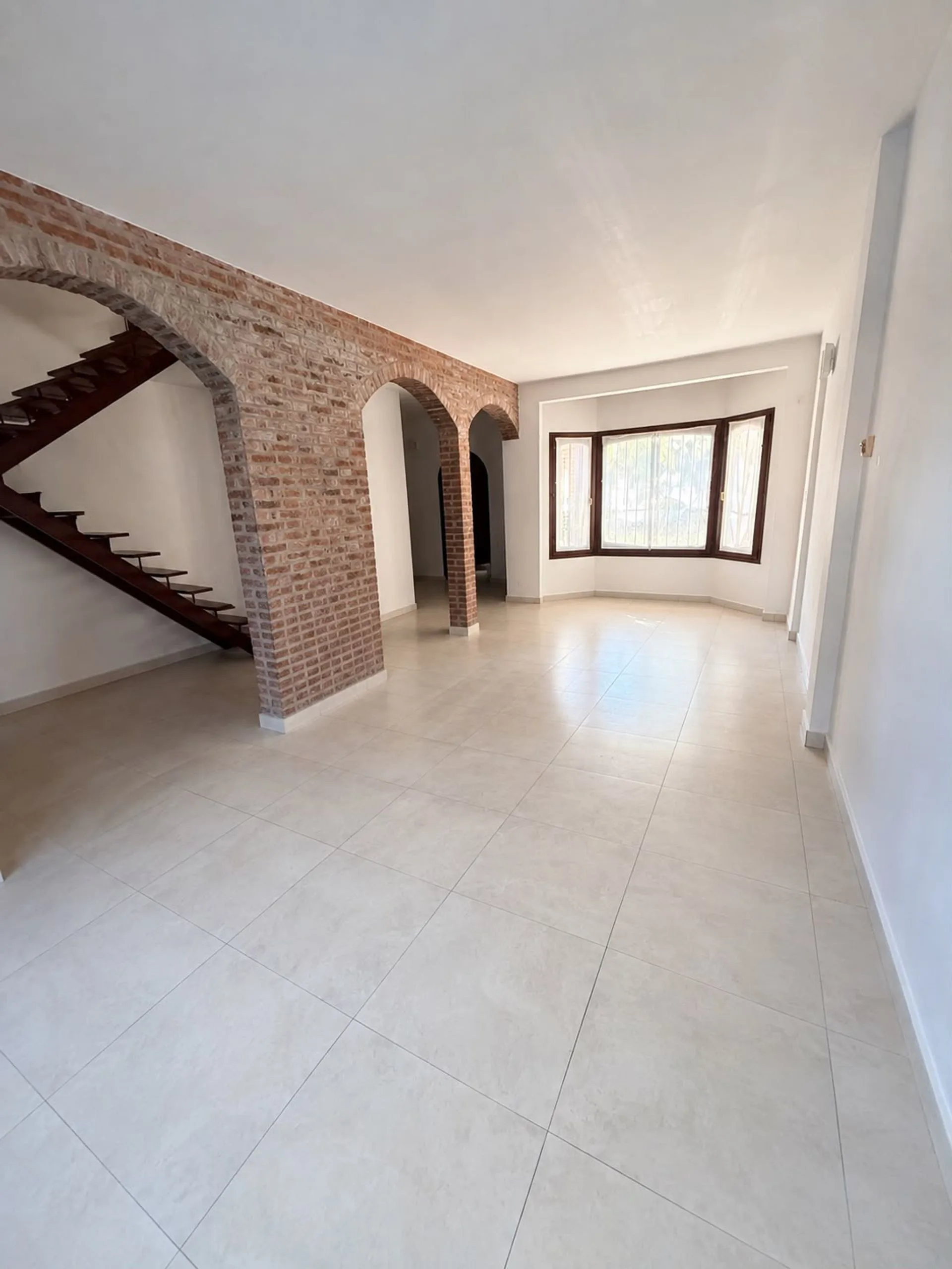 VENTA CASA 5 AMBIENTES CON JARDIN foto 4