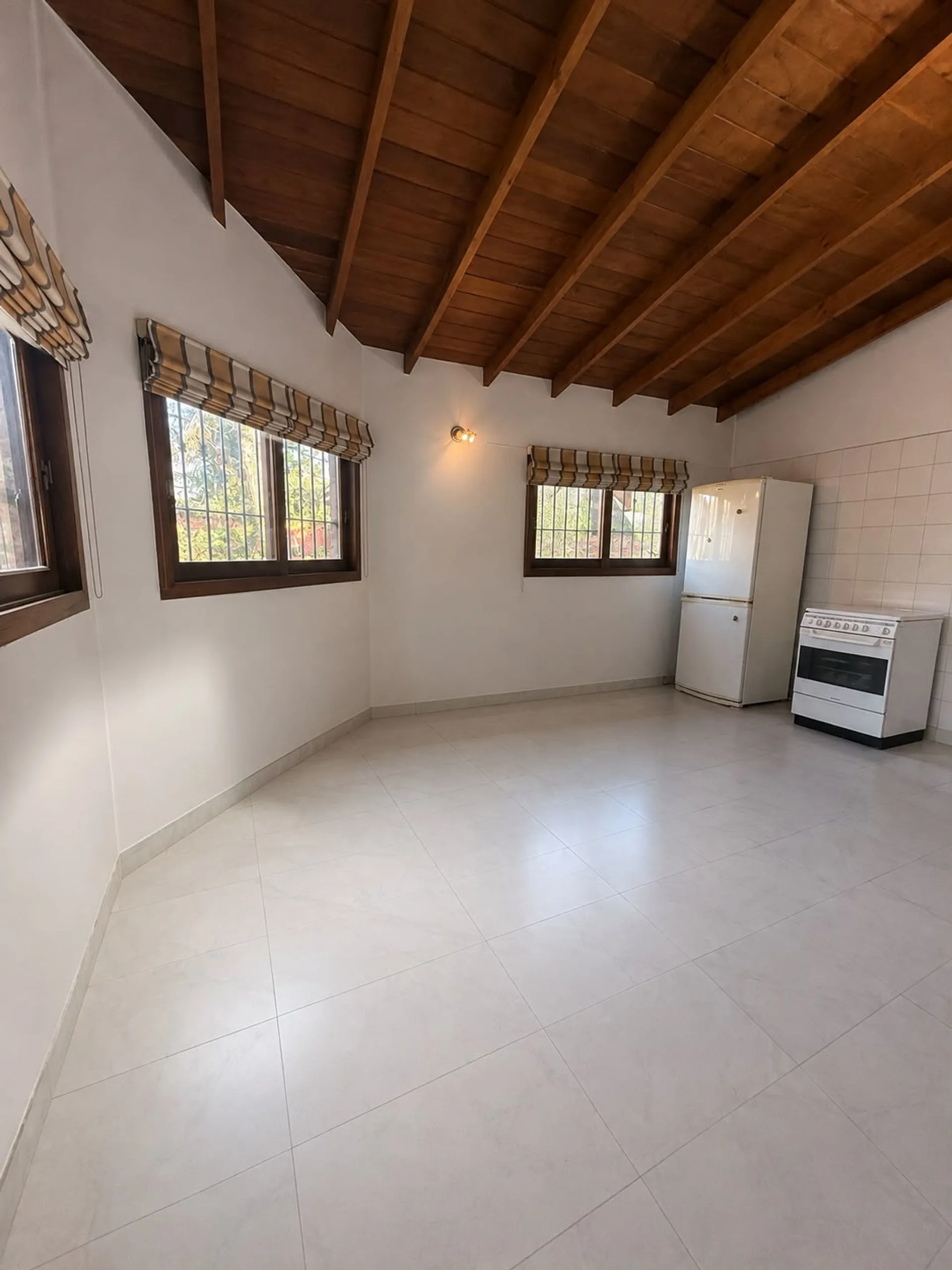 VENTA CASA 5 AMBIENTES CON JARDIN foto 5