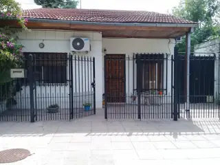 CASA 3 AMBIENTES 3 CUADRAS ESTACIÓN CHILAVERT foto 2