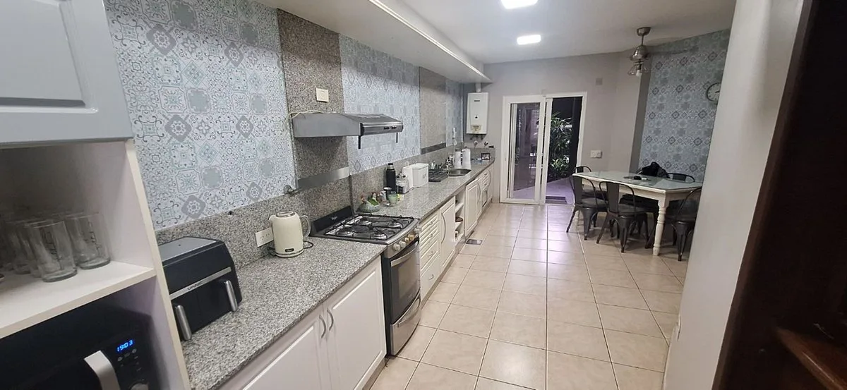 VENTA CASA PREMIUM 4 DORM BARRIO SUR C/RENTA foto 3